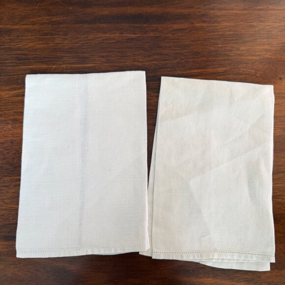 Adorable Dainty Vintage Hand Embroidered Hand Towel Set - Picture 6 of 9